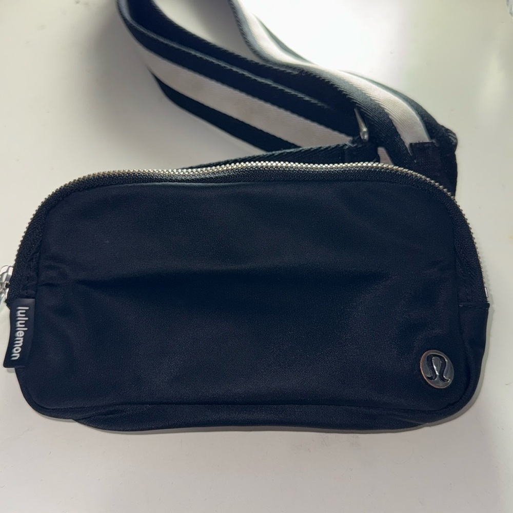 Lulu fanny pack